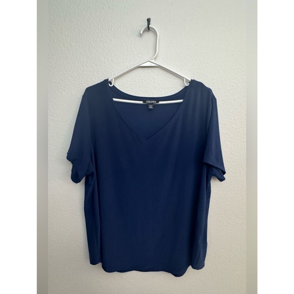 EUC Roz & Ali Navy V‑Neck Short Sleeve Women's Top